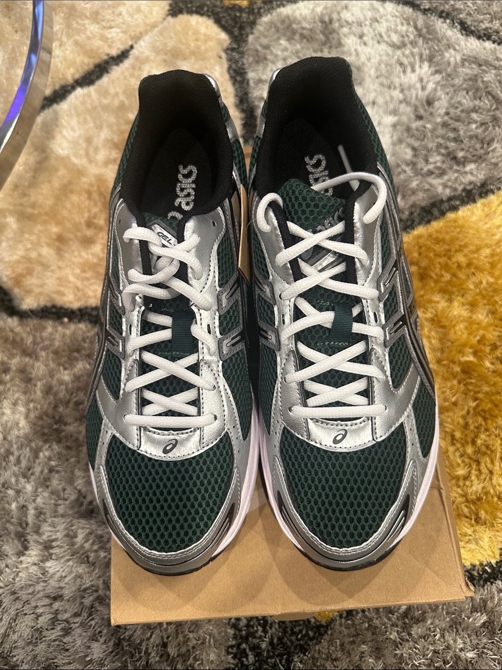 ASICS Men's Forest Green and Silver Athletic Sneakers Size 11 Brand new